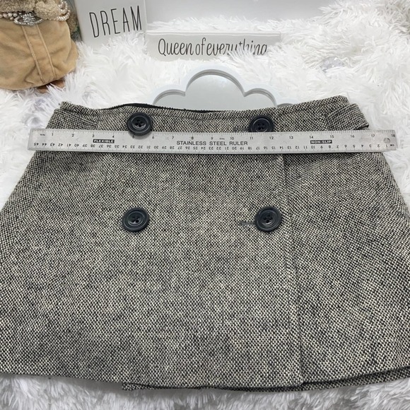 Gap Grey  Tweed 4 Button Mini Skirt 8 - Picture 6 of 8